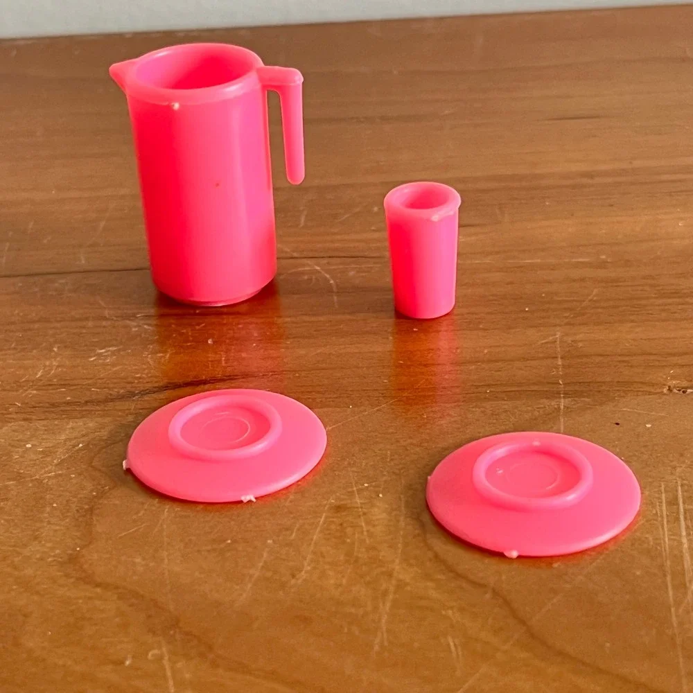 Vintage Barbie 80s Hot Pink Kitchen Accessories‎ Pitcher Cup Plates 4pc Set